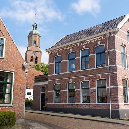 Sfeervol Verblijf In Oude Gemeentehuis Eenrum. Extérieur photo
